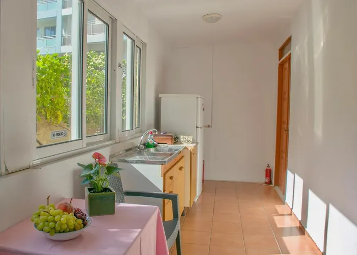 Garden House Elli 2 Min شقة *
